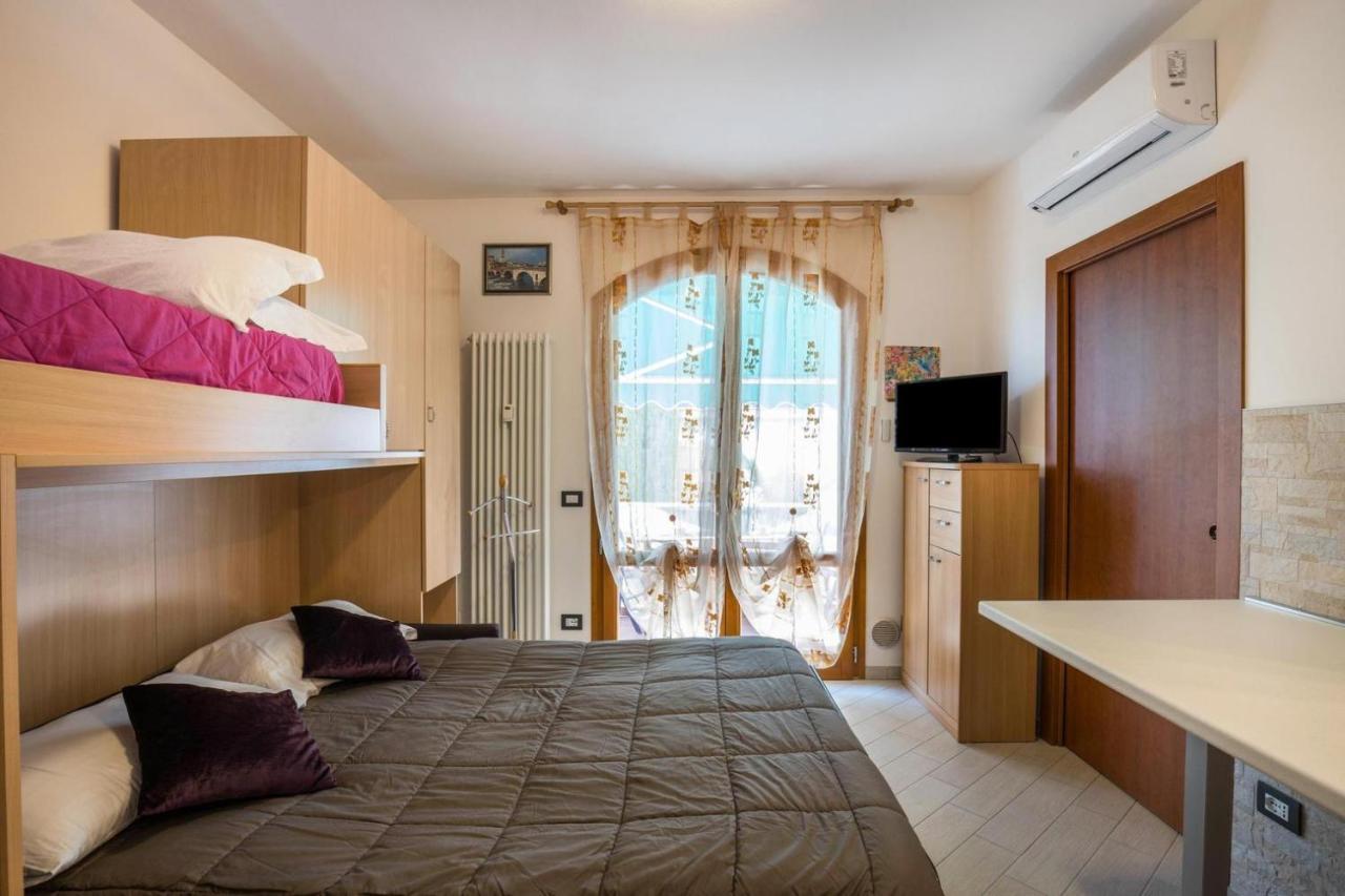Il Bianconiglio Peschiera del Garda Exterior foto